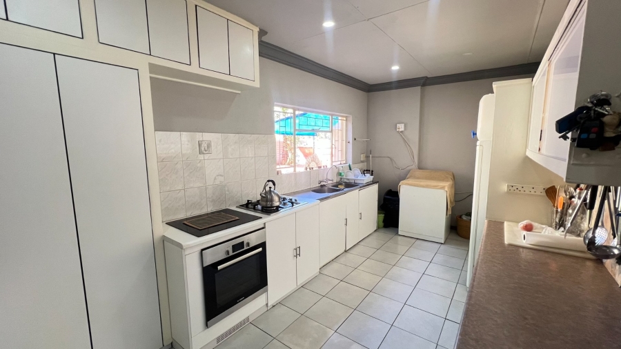4 Bedroom Property for Sale in Langenhovenpark Free State